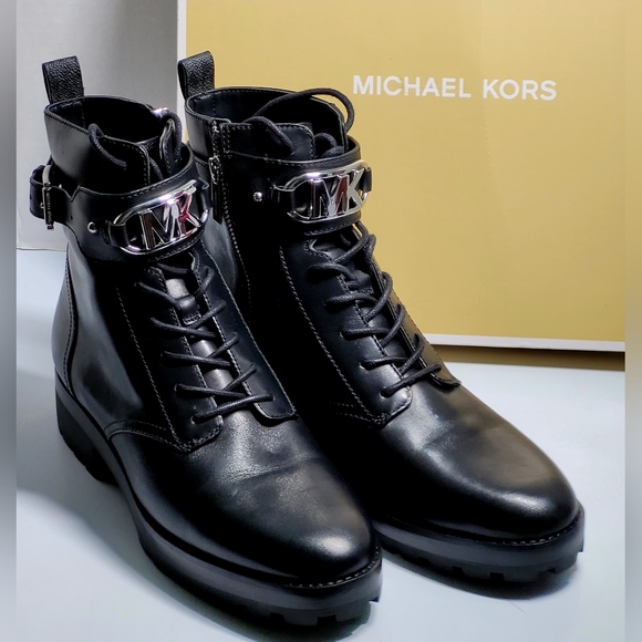 Women's 9M Michael Kors Kincaid Lace Up Black Designer Leather Boots New In Box. - Picture 1 of 14